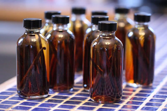 Plastic bottles or glass bottles which is good for vanilla extract?
